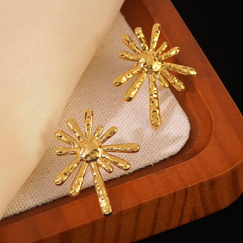 Glow Studs